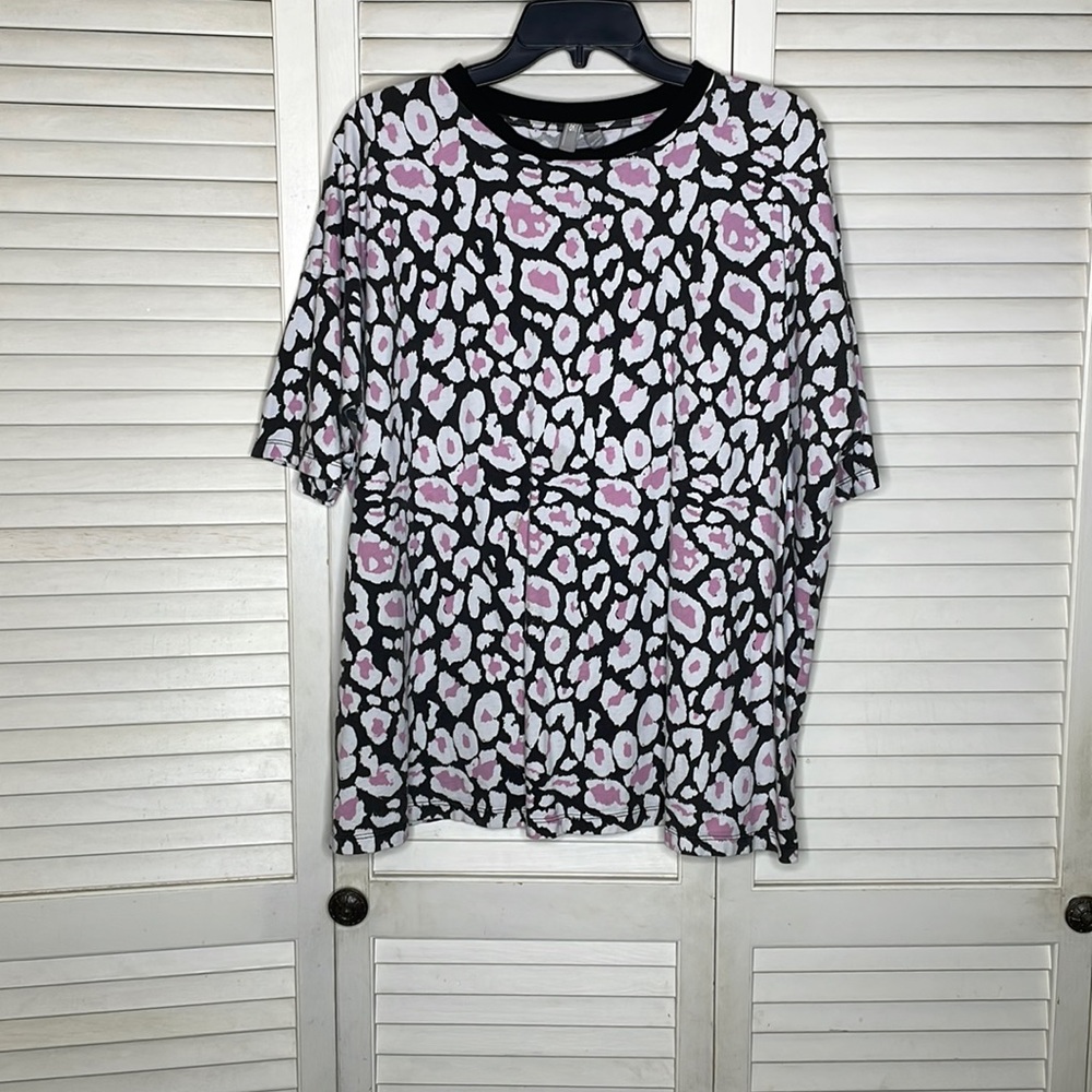 Pink, black and white Cheetah Tshirt